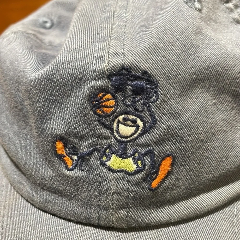 Life Is Good Hat blue. Basketball player. M/L